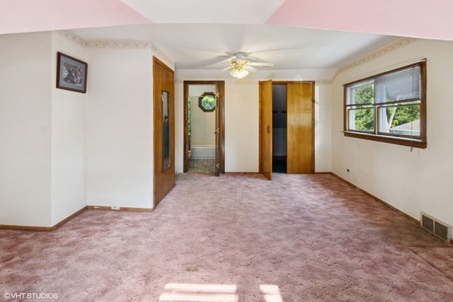 236 S Edgewood Avenue, Lombard, IL 60148