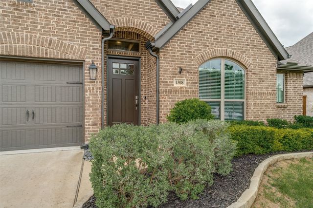 1308 Bluestem Drive, Aubrey, TX 76227