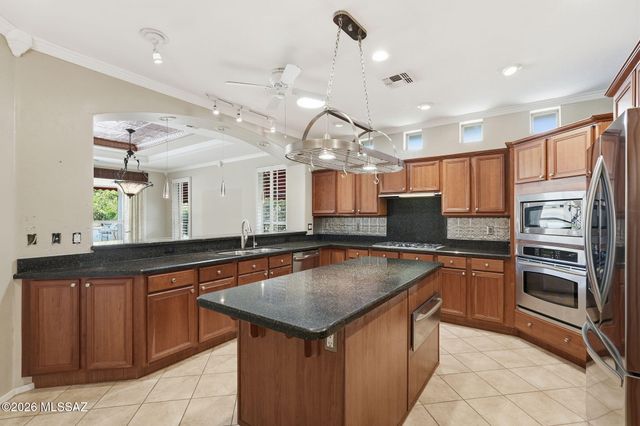 62562 E Amberwood Drive, Tucson, AZ 85739