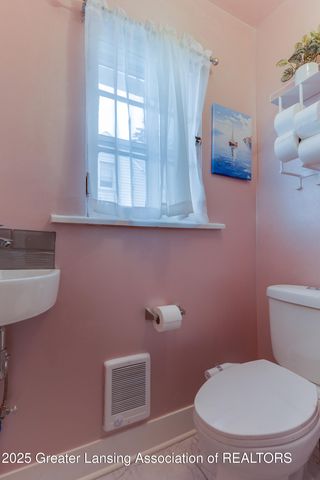 1500 W Saint Joseph Street, Lansing, MI 48915