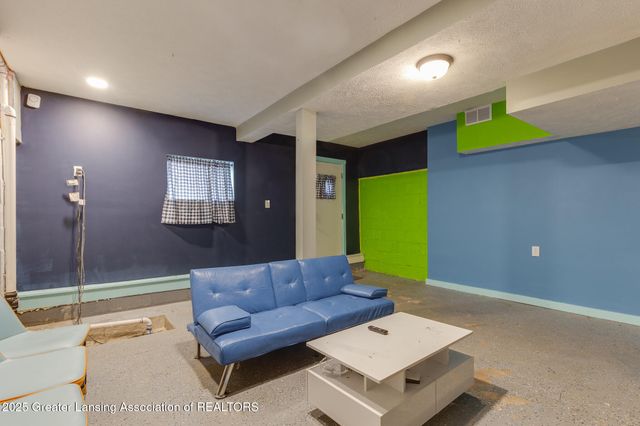 1500 W Saint Joseph Street, Lansing, MI 48915