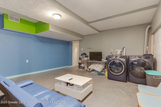 1500 W Saint Joseph Street, Lansing, MI 48915