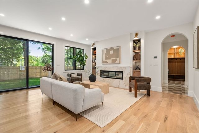 51 Davis Ave, Newton, MA 02465
