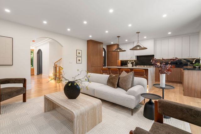 51 Davis Ave, Newton, MA 02465