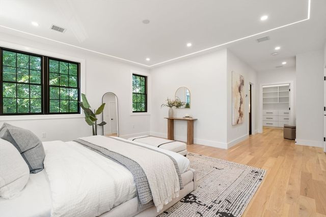 51 Davis Ave, Newton, MA 02465