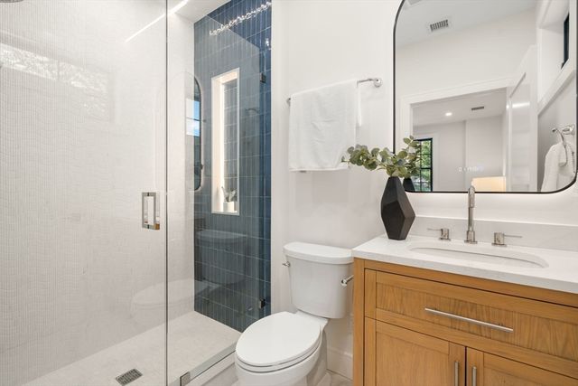 51 Davis Ave, Newton, MA 02465