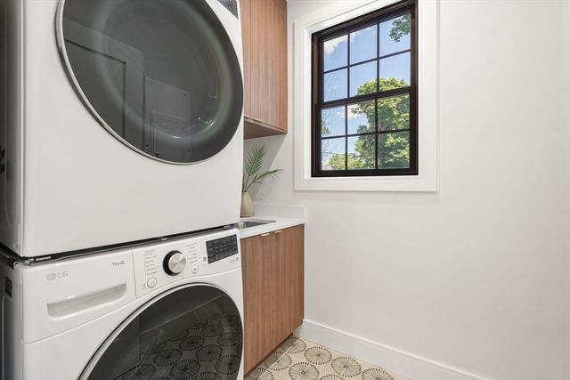 51 Davis Ave, Newton, MA 02465