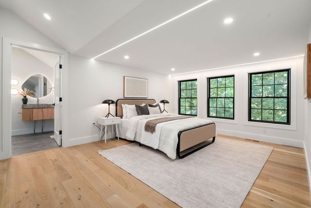 51 Davis Ave, Newton, MA 02465