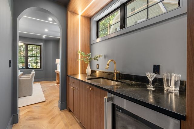 51 Davis Ave, Newton, MA 02465