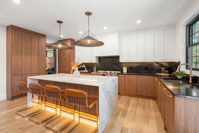 51 Davis Ave, Newton, MA 02465