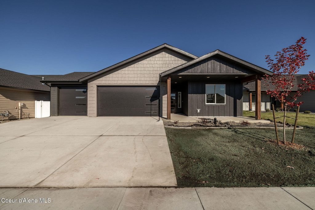 9117 W Cultivator Ave, Rathdrum, ID 83858