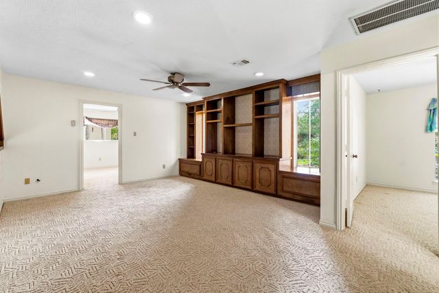 16 Terravale Court, The Woodlands, TX 77381