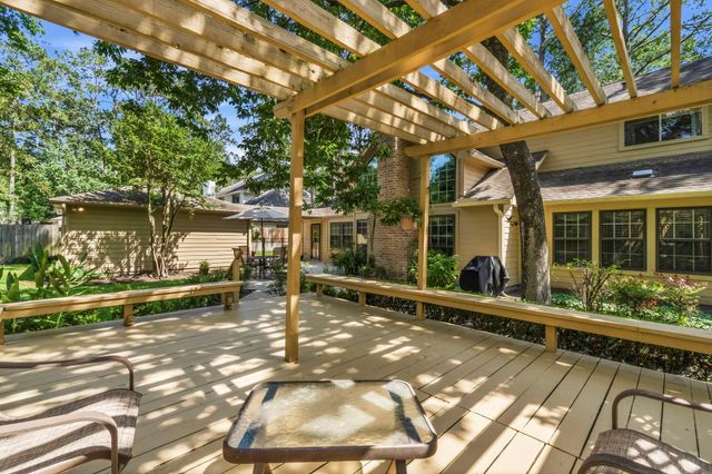16 Terravale Court, The Woodlands, TX 77381