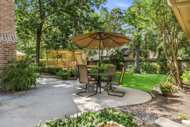 16 Terravale Court, The Woodlands, TX 77381