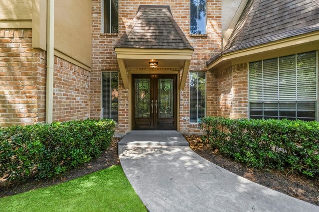 16 Terravale Court, The Woodlands, TX 77381