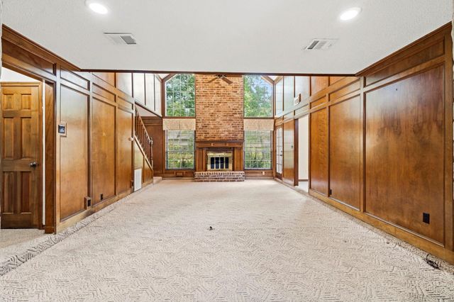 16 Terravale Court, The Woodlands, TX 77381