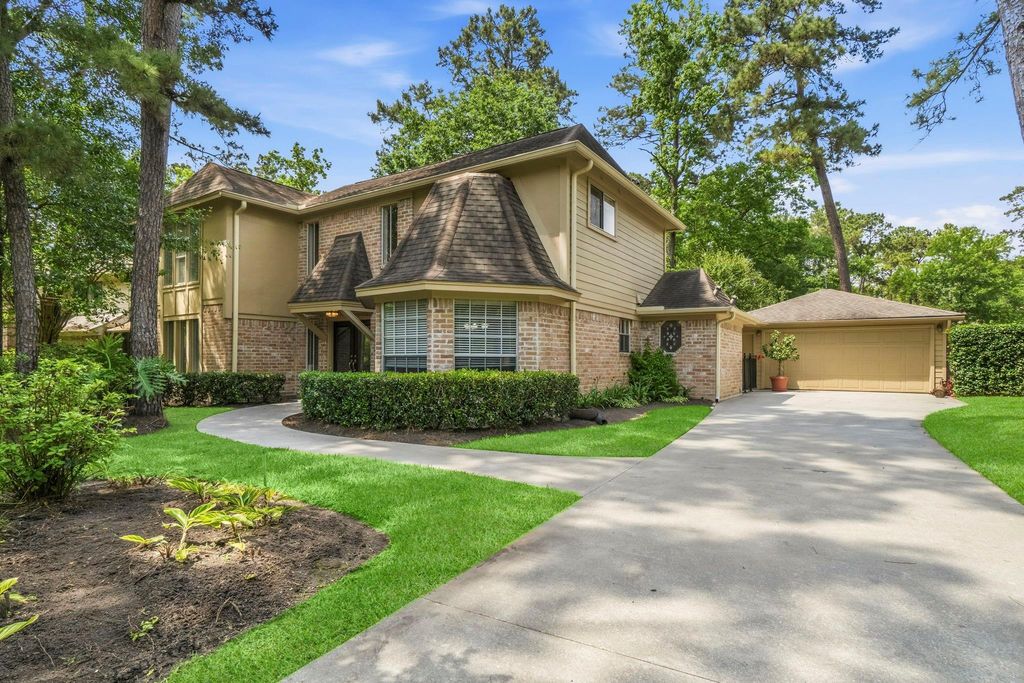 16 Terravale Court, The Woodlands, TX 77381