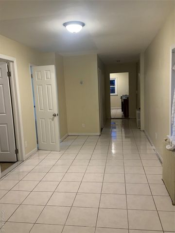 33 Kingston Avenue 1ST Floor, Floral Park, NY 11001