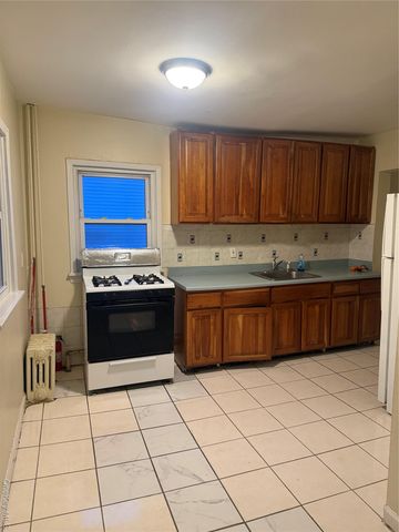 33 Kingston Avenue 1ST Floor, Floral Park, NY 11001