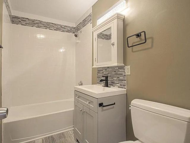 6905 E 112th Street, Kansas City, MO 64134