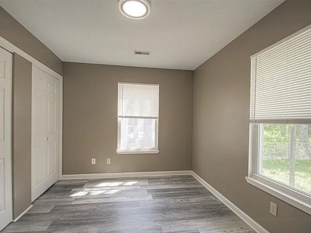 6905 E 112th Street, Kansas City, MO 64134