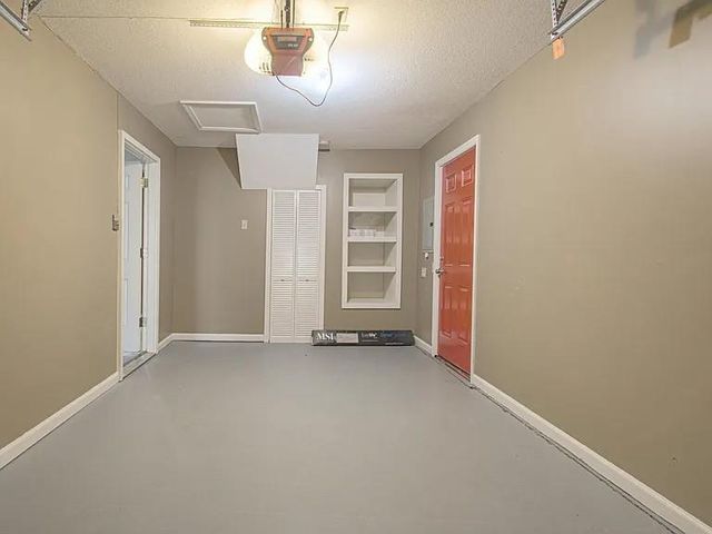 6905 E 112th Street, Kansas City, MO 64134