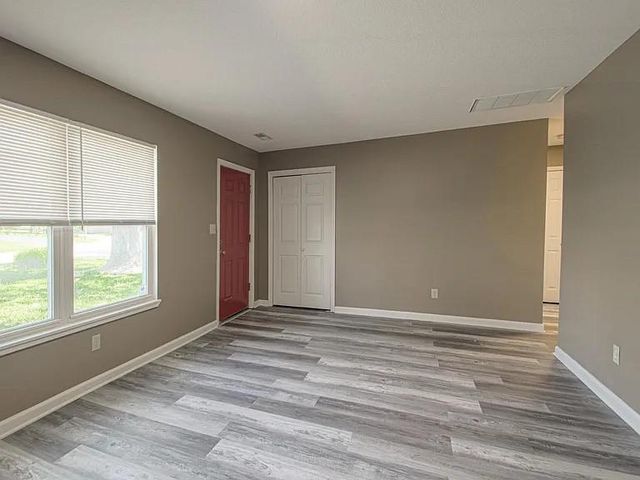 6905 E 112th Street, Kansas City, MO 64134