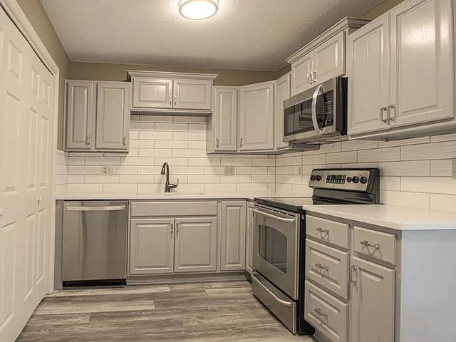 6905 E 112th Street, Kansas City, MO 64134