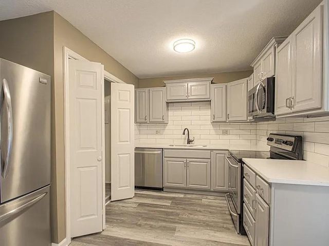 6905 E 112th Street, Kansas City, MO 64134