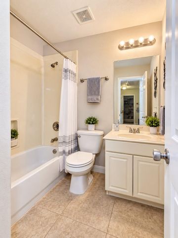 1811 Winding Trail Lane, Alvin, TX 77511