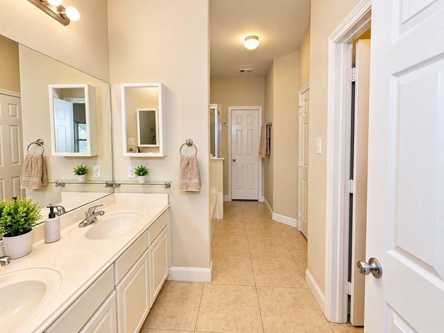 1811 Winding Trail Lane, Alvin, TX 77511