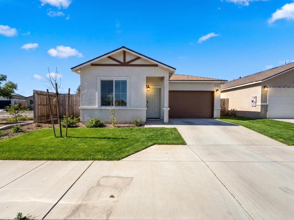 Image 27 of property listing at 509 Sandtrap Lane, Lemoore, CA 93245