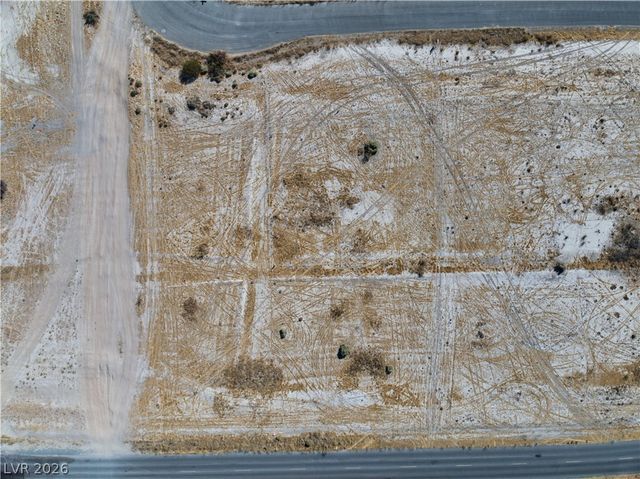 1040 South Thunderpass Avenue, Pahrump, NV 89048