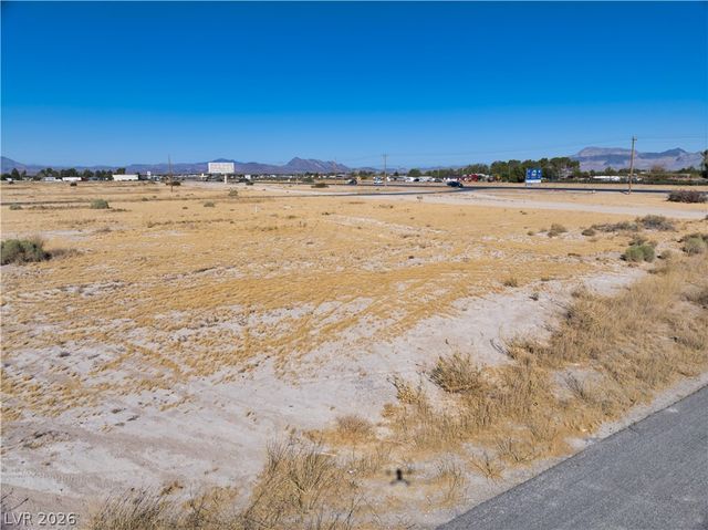 1040 South Thunderpass Avenue, Pahrump, NV 89048