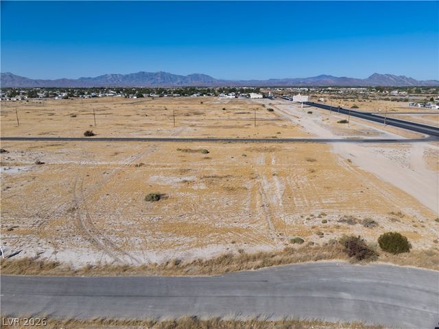 1040 South Thunderpass Avenue, Pahrump, NV 89048