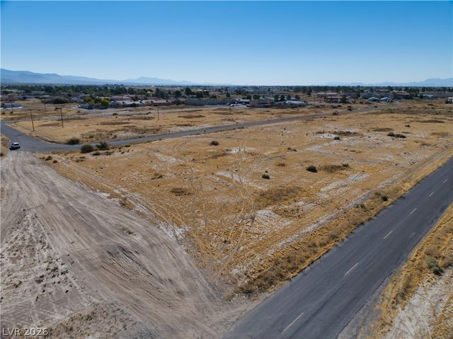 1040 South Thunderpass Avenue, Pahrump, NV 89048