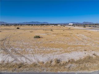 1040 South Thunderpass Avenue, Pahrump, NV 89048