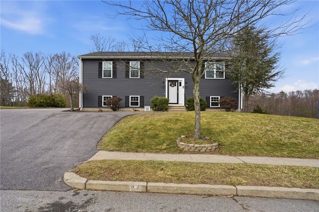 27 Remington Farm Drive, Coventry, RI 02816