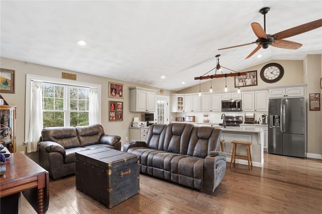 27 Remington Farm Drive, Coventry, RI 02816