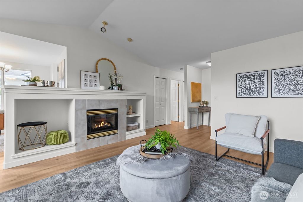 800 96th Avenue NE #D202, Lake Stevens, WA 98258