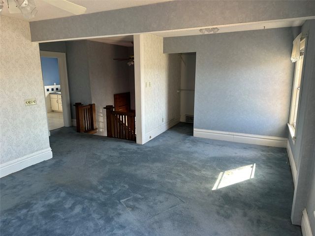1204 Walker Street, Des Moines, IA 50316