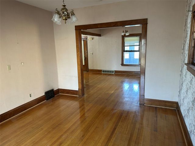 1204 Walker Street, Des Moines, IA 50316