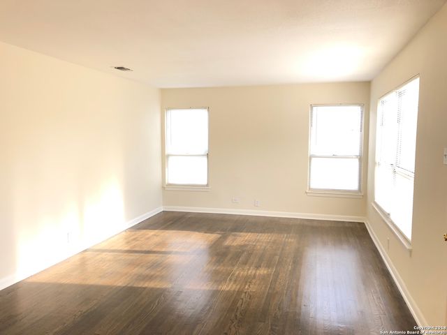 210 LADDIE PL, San Antonio, TX 78201