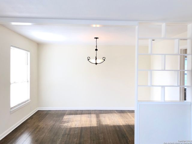 210 LADDIE PL, San Antonio, TX 78201
