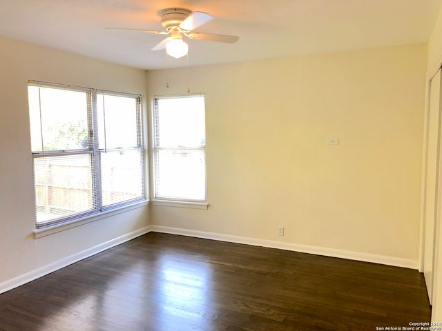 210 LADDIE PL, San Antonio, TX 78201