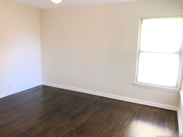 210 LADDIE PL, San Antonio, TX 78201