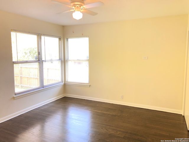 210 LADDIE PL, San Antonio, TX 78201