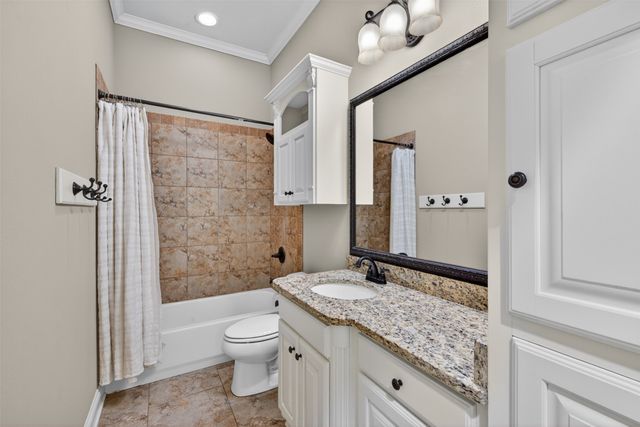210 Poydras Avenue, Bossier City, LA 71111