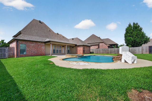 210 Poydras Avenue, Bossier City, LA 71111