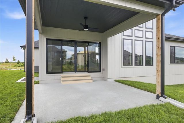1004 Wilds Parkway, Greenwood, MO 64034